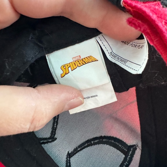 Spider-Man Hat - Picture 3 of 6